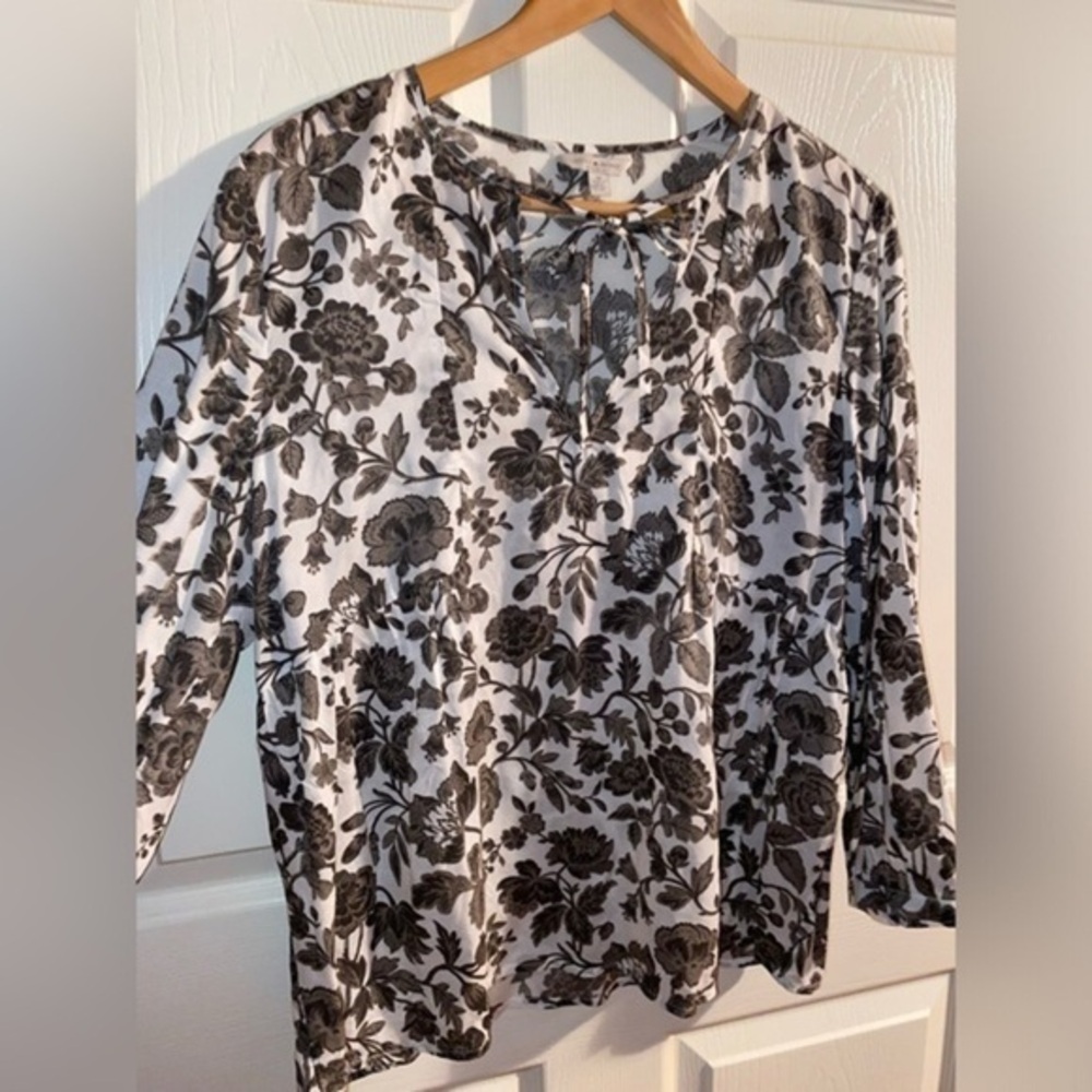 Lucky Brand White w/ Gray Floral Long Sleeve Blouse, Casual Top